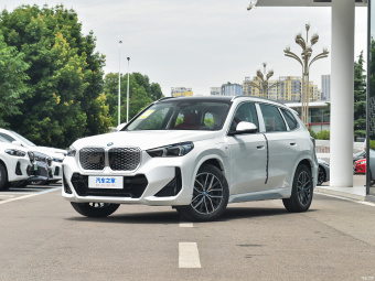 BMW iX1 eDrive25L M Sport