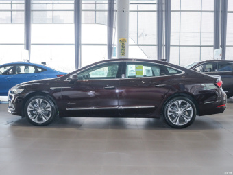 Buick LaCrosse Avenir Flagship