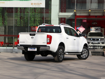 Nissan Navara Premium 2.5L AT 4WD QR25