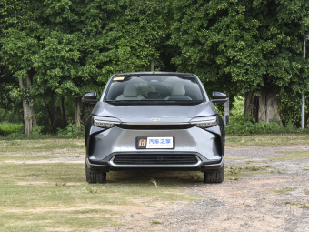 Toyota bZ4X 560 MAX AWD
