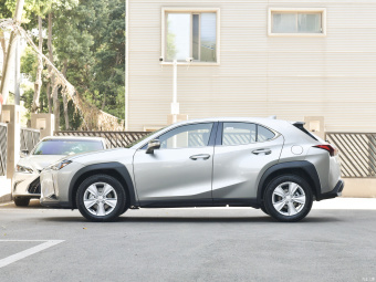 Lexus UX 300h Explore