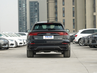 Audi Q8 Snow Sports 55 TFSI