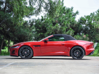 Jaguar F-Type Convertible R-Dynamic Black P300