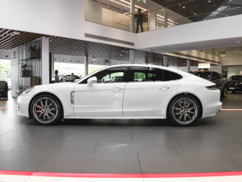Porsche Panamera 4S Executive