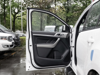 Ford Everest Luxury 2.3T AWD 5 Seats