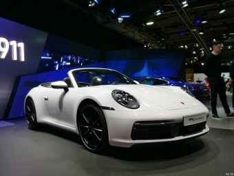 Porsche 911 Carrera Cabriolet 4