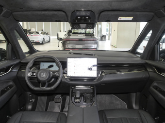 Zeekr 009 2024 6-Seat Executive Edition AWD 140kWh