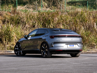 Polestar 4 Long Range AWD
