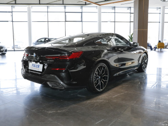 BMW 8 Series 840iM Sport