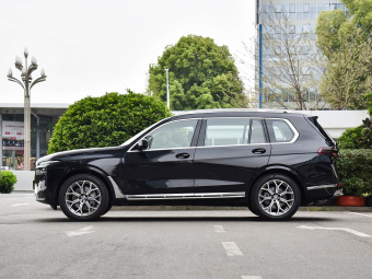 BMW X7 2026 xDrive40i Premium Luxury 7-Seat