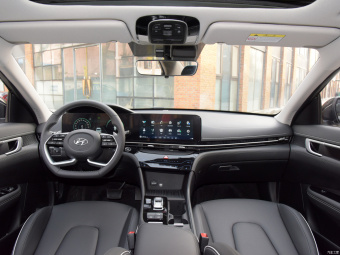 Hyundai Mistra Flagship TOP