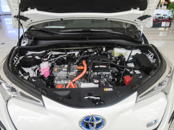 Toyota C-HR EV Leading