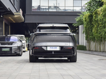 HiPhi Y Elite 560km