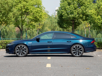Audi A7L Obsidian Black Edition 55 TFSI Quattro