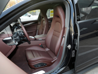Porsche Panamera 4 E-Hybrid