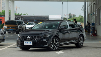 VW Passat Star Deluxe 330TSI