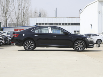 Skoda Superb Luxury TSI330 DSG