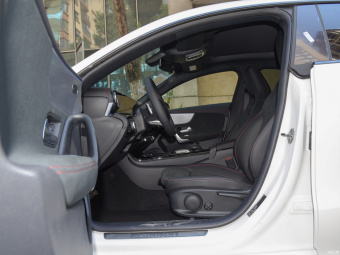 Mercedes-Benz CLA-Class 200 4MATIC