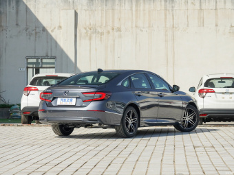 Honda Accord Sport Hybrid Magic Night · Wisdom