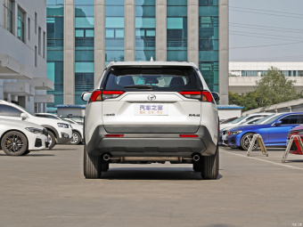 Toyota RAV4 Urban 2.0L CVT 2WD
