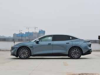 Zeekr 007  AWD 100 kWh