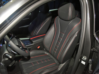 Roewe RX5 eMAX Respect 1.5T PHEV