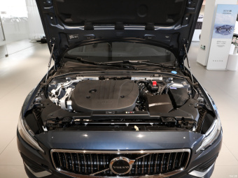 Volvo V60 B5 Zhiyuan Luxury
