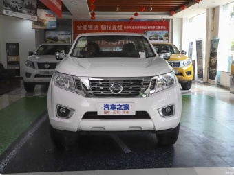 Nissan Navara Exclusive 2.5L MT 4WD QR25