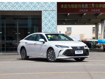 Toyota Avalon Hybrid Deluxe 2.5L