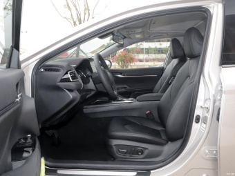 Toyota Camry Deluxe 2.0G