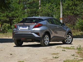 Toyota IZOA Hybrid Yixiang 2.0L