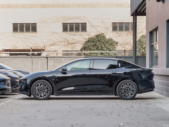 Zeekr 007  AWD 75 kWh