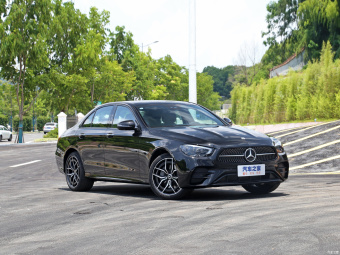 Mercedes-Benz E-Class 300 Limousine Luxury Dynamic