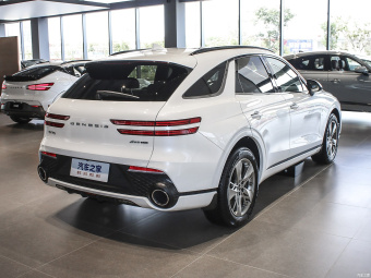 Genesis GV70 Luxury AWD