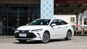 Toyota Avalon Hybrid Deluxe 2.5L
