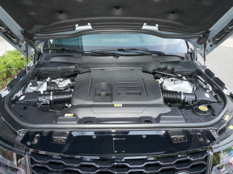 Land Rover Range Rover Sport HST P400