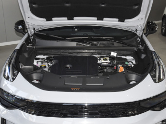 Lynk & Co 01 PHEV AM 1.5TD EM-P