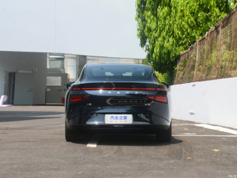 XPeng P7i 702 Pro
