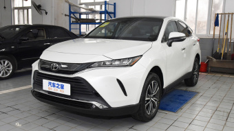 Toyota Harrier Deluxe 2.0L CVT