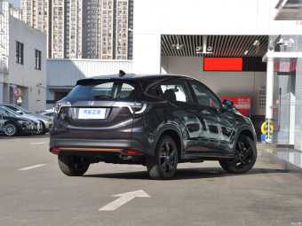 Honda Vezel Magic Night · Pioneer 1.5L CVT