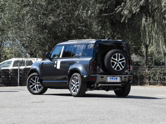 Land Rover Defender 110 X-Dynamic HSE P400
