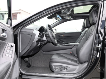 Toyota Avalon Deluxe 2.5L