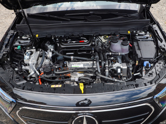 Mercedes-Benz EQB 260