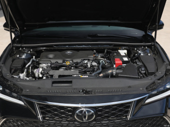 Toyota Avalon Progressive 2.5L