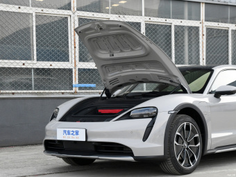 Porsche Taycan 4 Cross Turismo