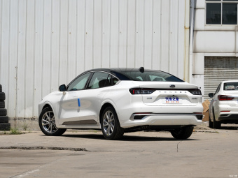 Ford Mondeo Luxury EcoBoost 245