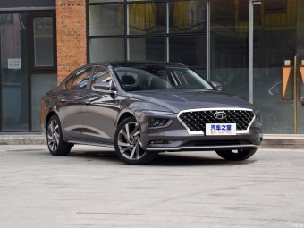 Hyundai Mistra Flagship TOP 270TGDi DCT