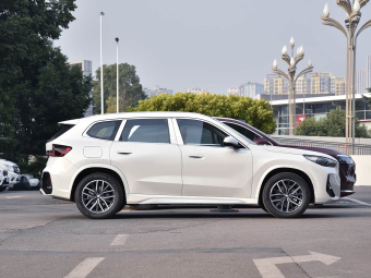 BMW iX1 2026 eDrive25L M Sport