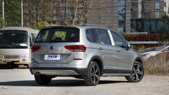 VW Touran L Cross Extension 7-seater 280TSI DSG