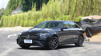 Mercedes-Benz E-Class 300 Limousine Luxury Dynamic